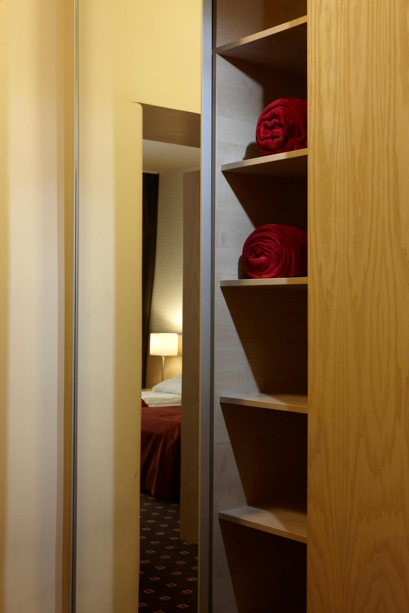 Hotel Laterum Pecs Luaran gambar
