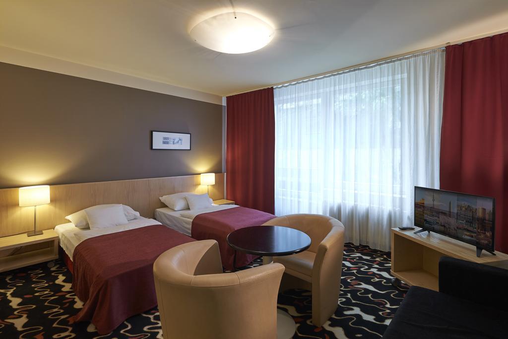 Hotel Laterum Pecs Luaran gambar