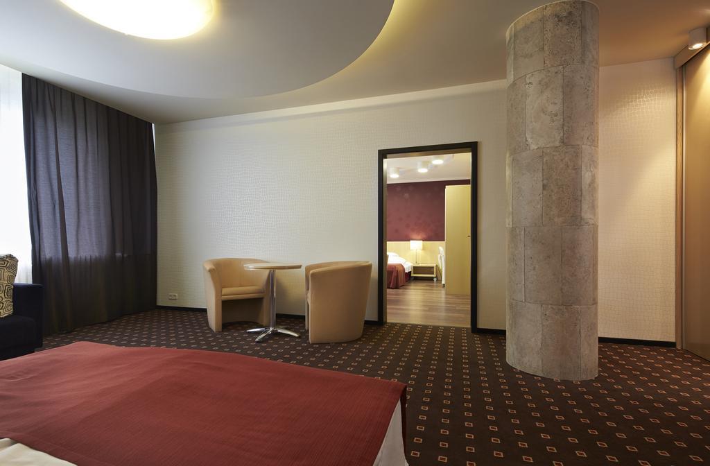 Hotel Laterum Pecs Luaran gambar