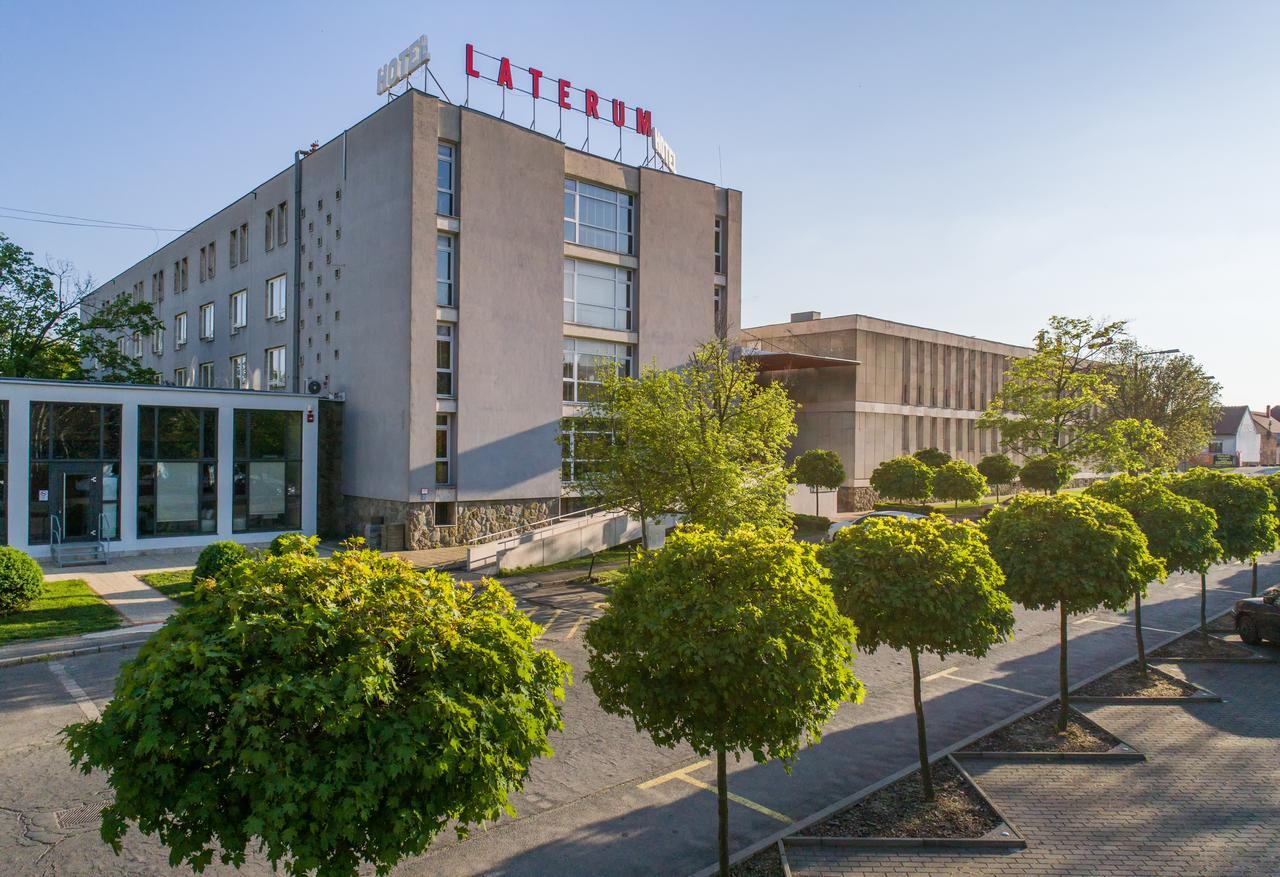 Hotel Laterum Pecs Luaran gambar