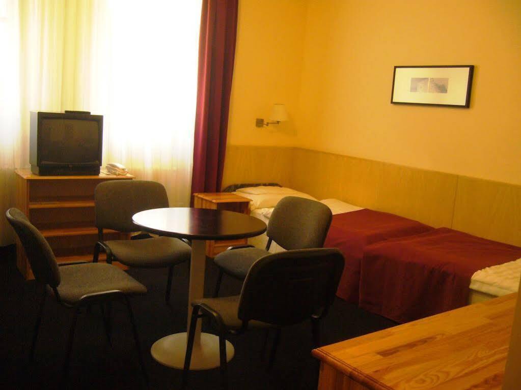 Hotel Laterum Pecs Luaran gambar